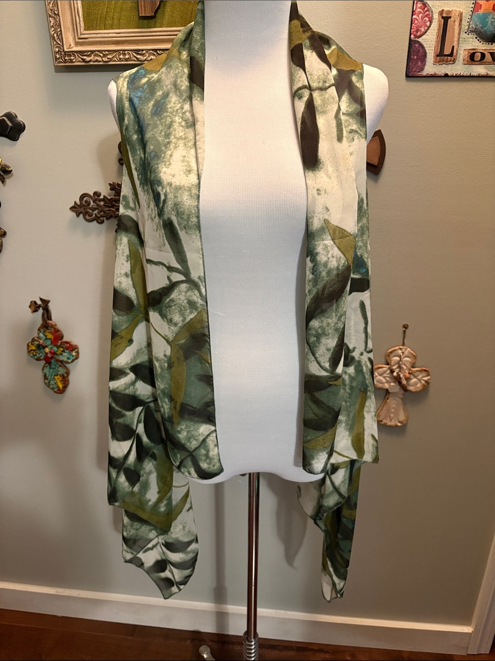 Green Leaf Pattern Draped Scarf Vest